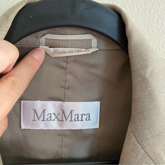 MaxMara beige Virgin Wool 2 button blazer - Picture 3 of 15